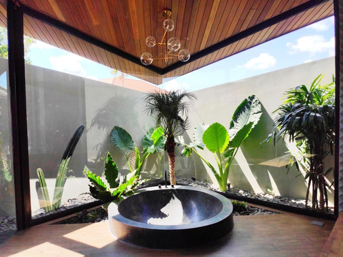 Villa Feh Bali By House Of Winds - Neo Tropical Eden Near Canggu Kerobokan Eksteriør billede