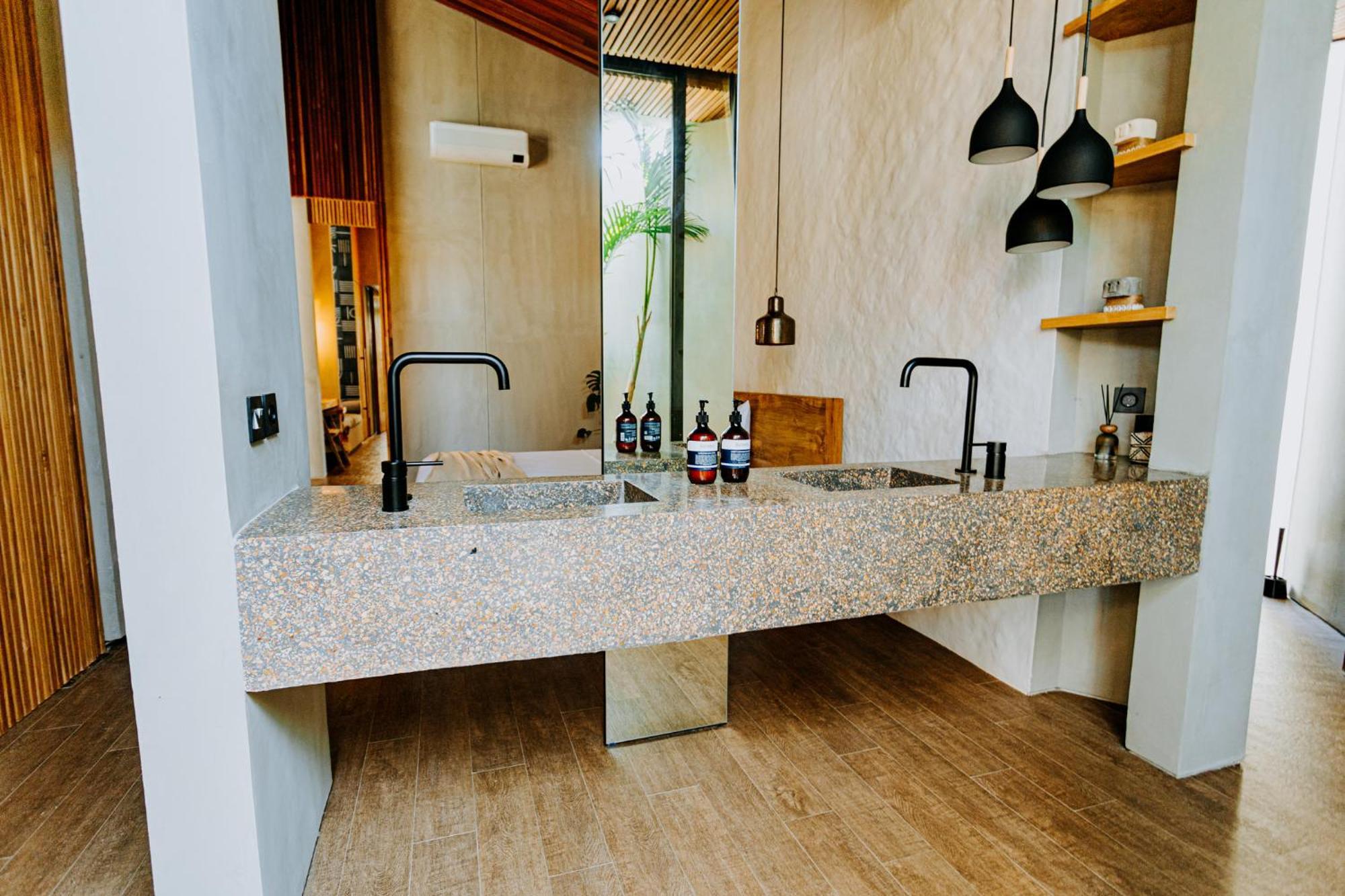 Villa Feh Bali By House Of Winds - Neo Tropical Eden Near Canggu Kerobokan Eksteriør billede